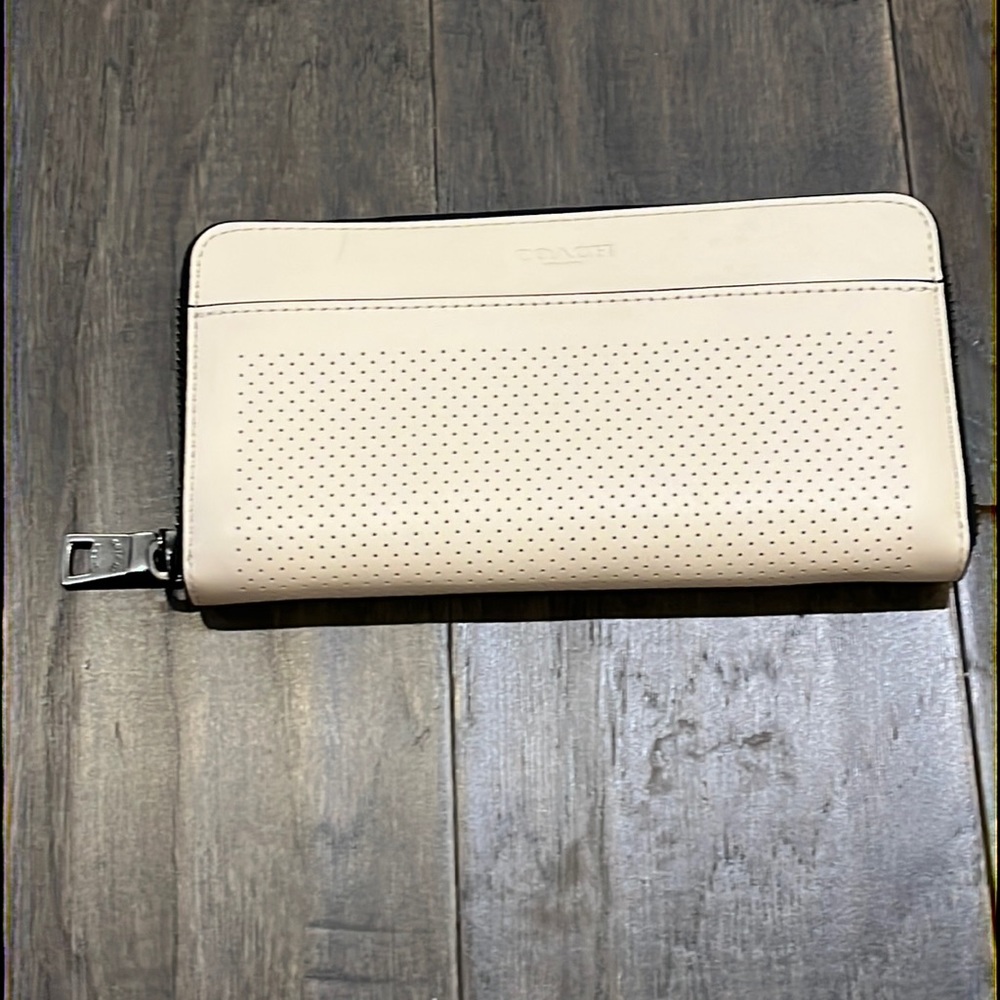 Coach New York Terrain perf Accordion chalk Wallet new F58104 travel organizer